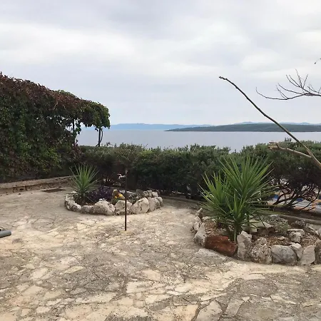Nada Hvar *