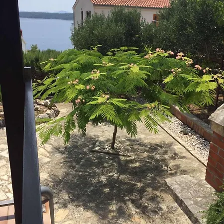 Nada Hvar * Zavala