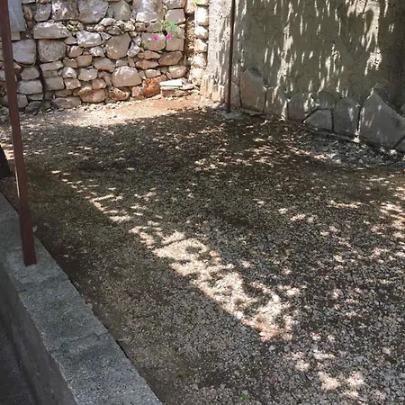 Nada Hvar